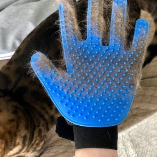 Best hair remover pet grooming gloves from Heusom